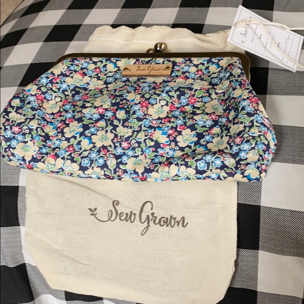 Sew Grown Essential Oil Purse